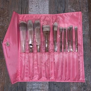 ***SOLD ***BRAND NEW* MAKEUP BRUSHES